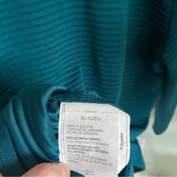 MENS UNDER ARMOUR, Size XL - Picture 9 of 9